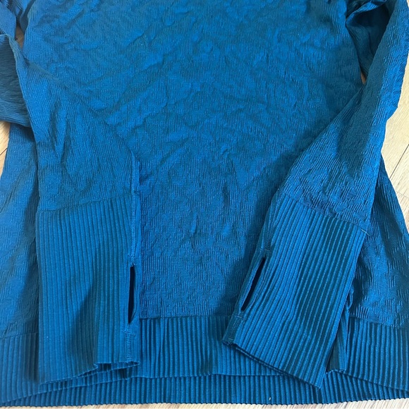 Lululemon Rest Less Pullover Rib/Textured Pattern Blue - Picture 2 of 10